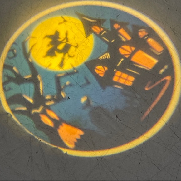 Accents | Halloween Spooky Witch
Projection Light - Picture 4 of 5